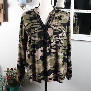 Rock & Republic Camo Laced Up Top - XXL - Runs Smaller